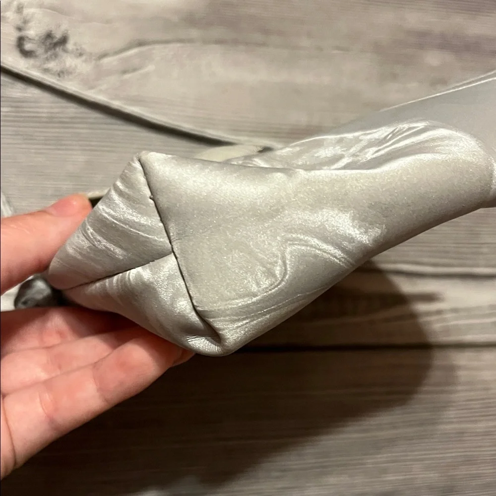 Loungefly Mickey Mouse crossbody bag - Picture 3 of 6